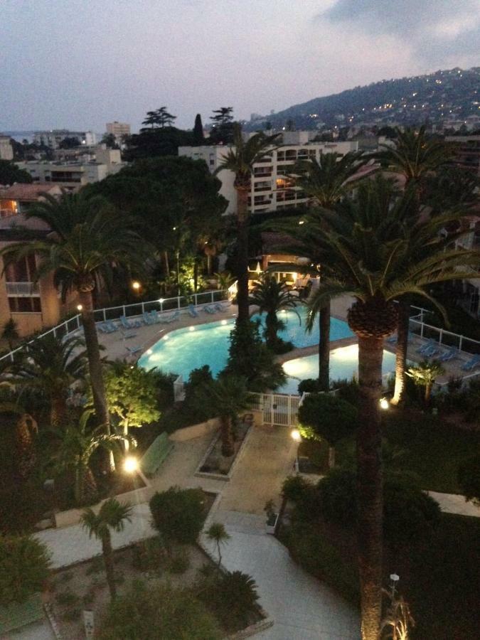 Appartement T2 De Standing Au Pied Des Plages Golfe-Juan Exteriér fotografie