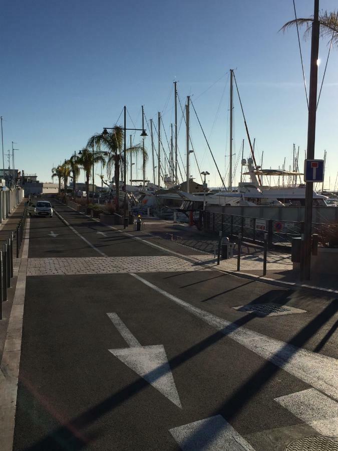 Appartement T2 De Standing Au Pied Des Plages Golfe-Juan Exteriér fotografie