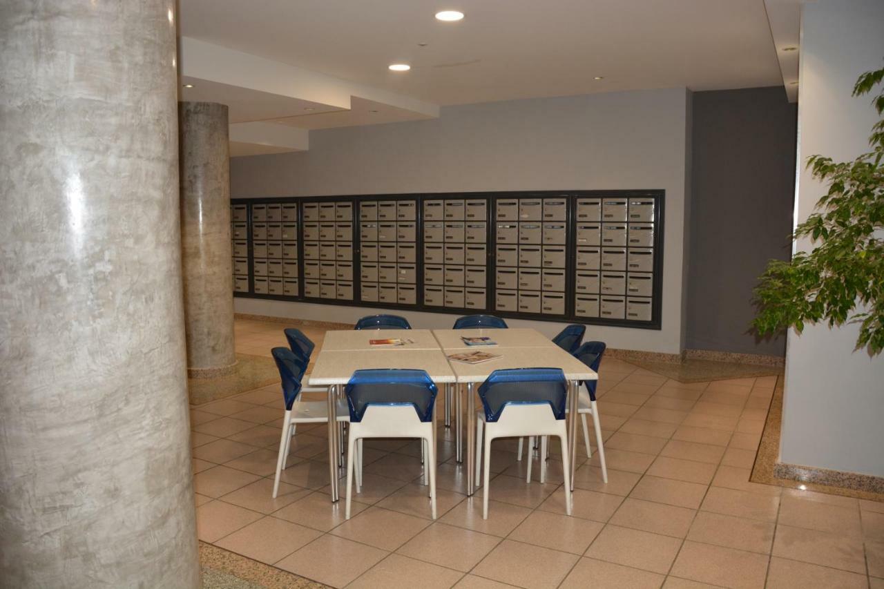 Appartement T2 De Standing Au Pied Des Plages Golfe-Juan Exteriér fotografie