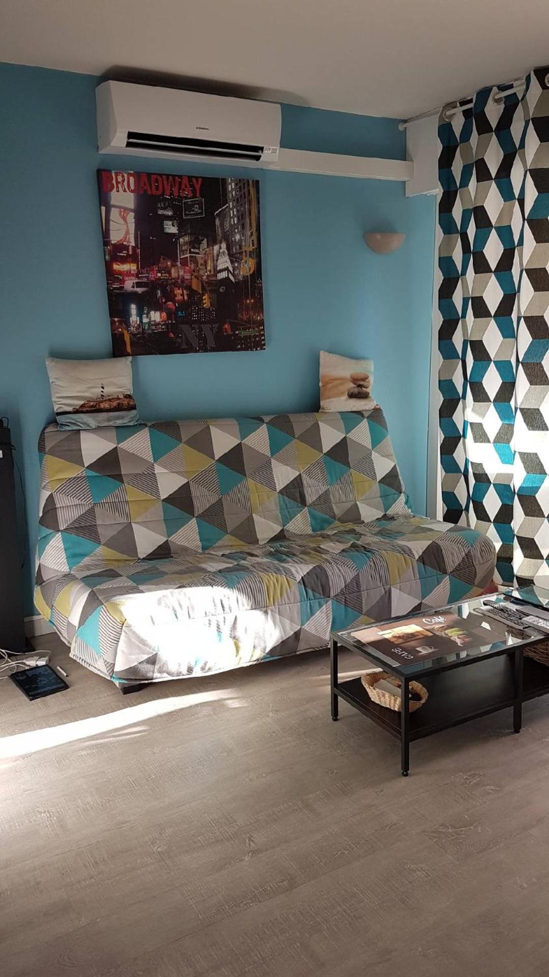 Appartement T2 De Standing Au Pied Des Plages Golfe-Juan Exteriér fotografie